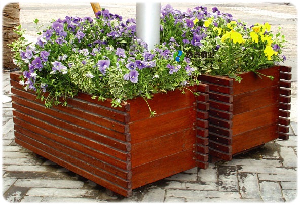 戶(hù)外防腐木美化環(huán)境花箱