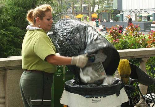 公園新型創(chuàng)意垃圾桶設(shè)計